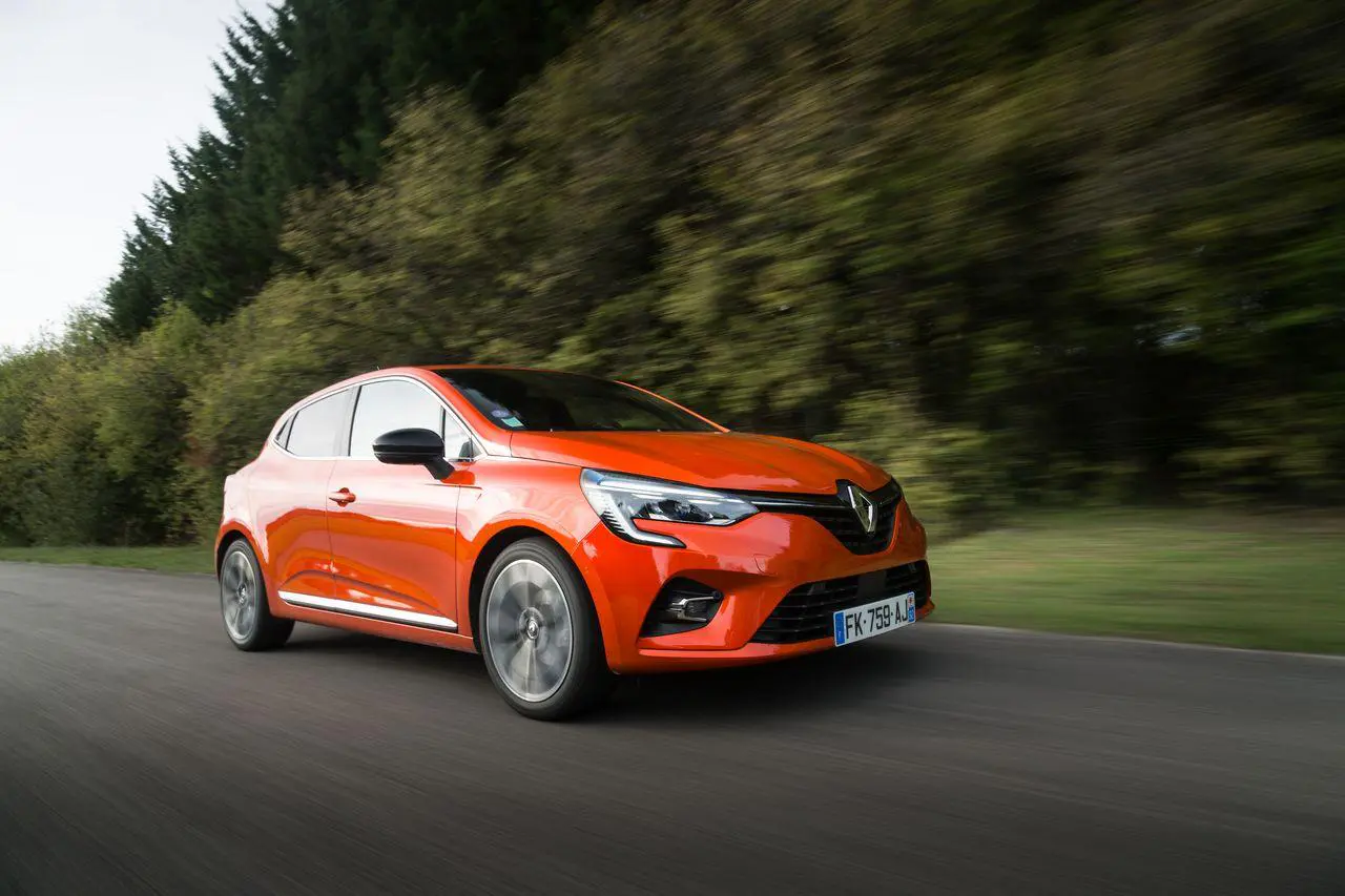 découvrez pourquoi les modèles iconiques renault 4 et 5 ne viennent pas remplacer les populaires clio et captur. plongez dans l'histoire et l'évolution de ces véhicules emblématiques et comprenez leur place unique dans la gamme renault.