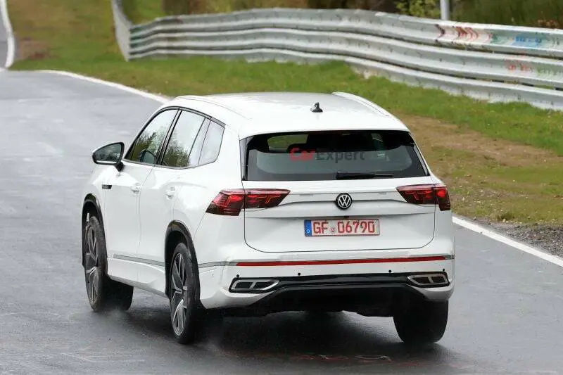découvrez le vw tayron 2025, un suv alliant design moderne, technologies avancées et performances exceptionnelles. préparez-vous à vivre une expérience de conduite inédite grâce à son confort raffiné et ses fonctionnalités innovantes. envie d'explorer de nouveaux horizons ? le tayron 2025 est fait pour vous.