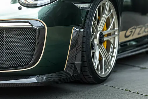Porsche 911 GT2 RS : Élegance et carbone au rendez-vous grâce à Manhart