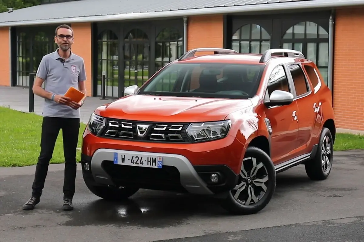 découvrez le nouveau dacia sandero 2025, un suv restylé alliant élégance et modernité. parcourez notre sélection d'images impressionnantes qui mettent en avant son design raffiné et ses caractéristiques innovantes. ne manquez pas cette évolution incontournable de la célèbre citadine.