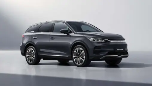 BYD Tang 2024 : le nouveau visage du SUV électrique chinois à sept places.