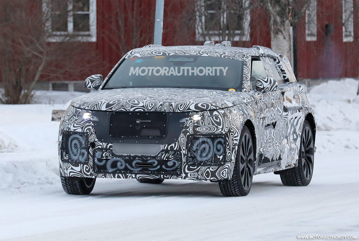 Le successeur du Range Rover Velar 2026 filmé en pleine action