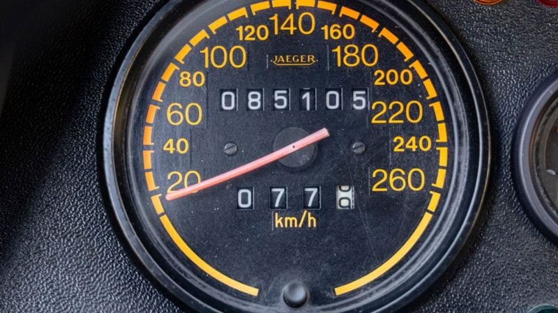 En 41 ans, cette Peugeot 205 Turbo 16 n'a parcouru que 85 000 km.