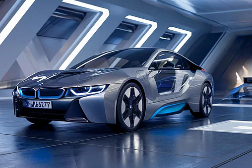 BMW frappe fort : 300 km d’autonomie en 10 min avec sa batterie Gen6