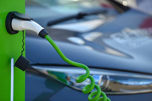 Voitures électriques : de nouveaux risques inattendus inquiètent les experts